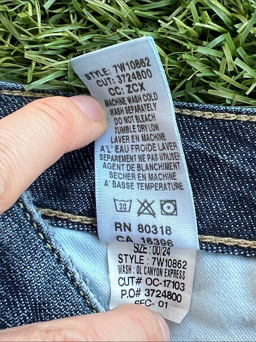 Lucky Brand Women's Dark Blue Flare Jeans - Picture 11 of 11